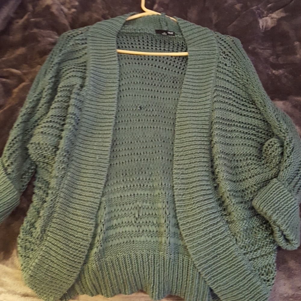 Green loose sweater